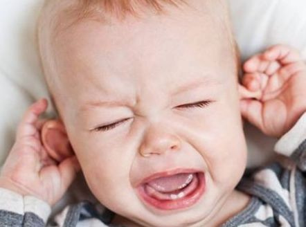 علت گریه نوزادان