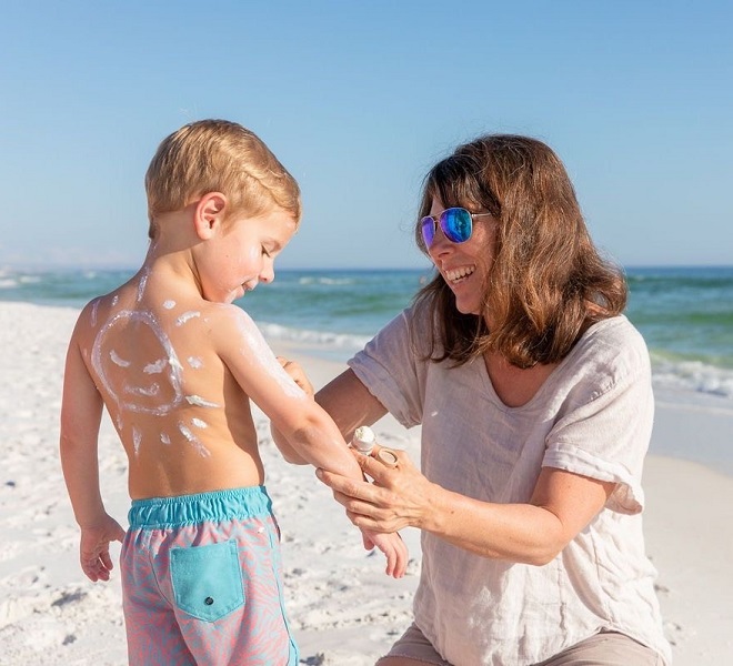 اهمیت استفاده از ضد آفتاب برای کودکان